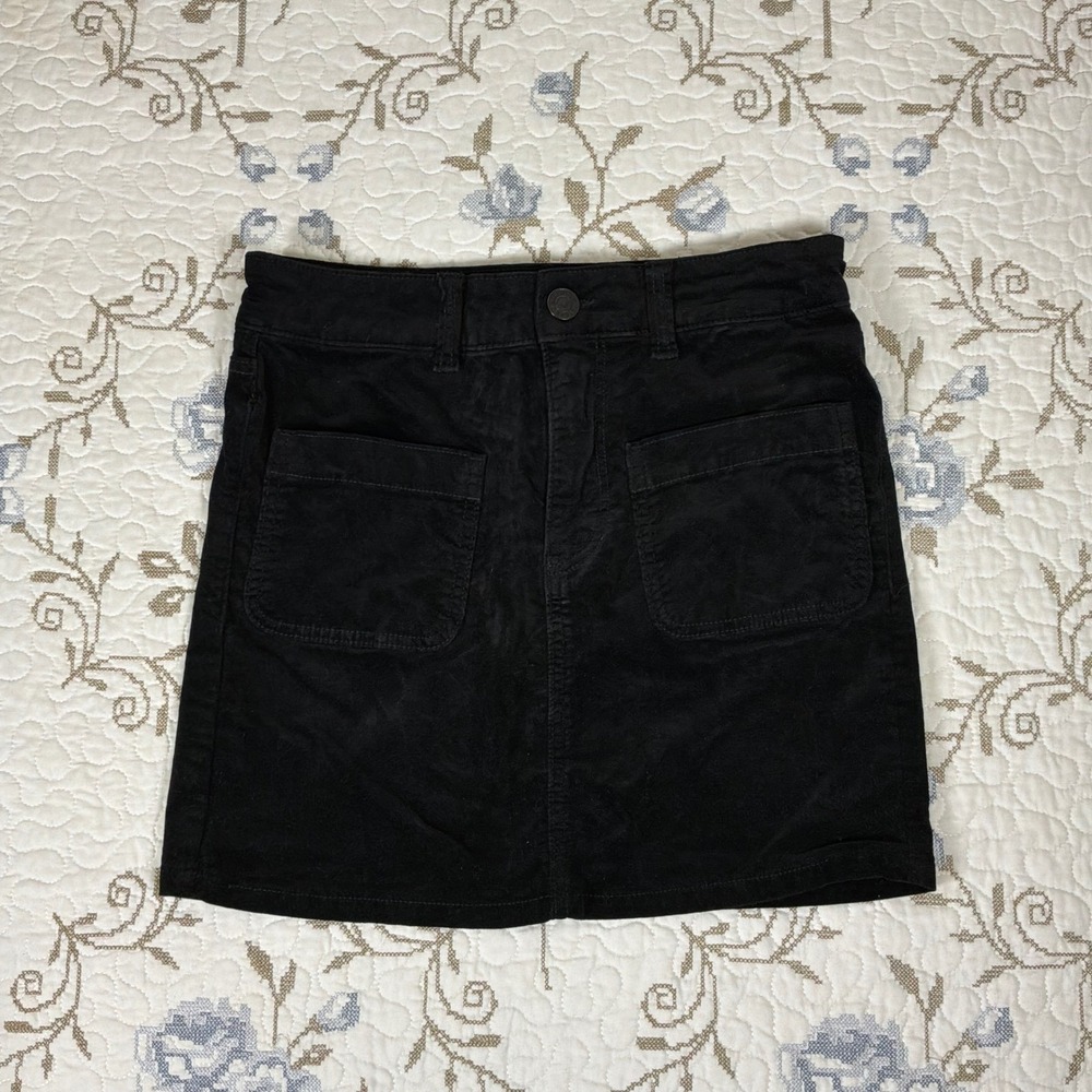 American Eagle Corduroy Skirt Women Size 2 Black Excellent Hi-Rise Mini